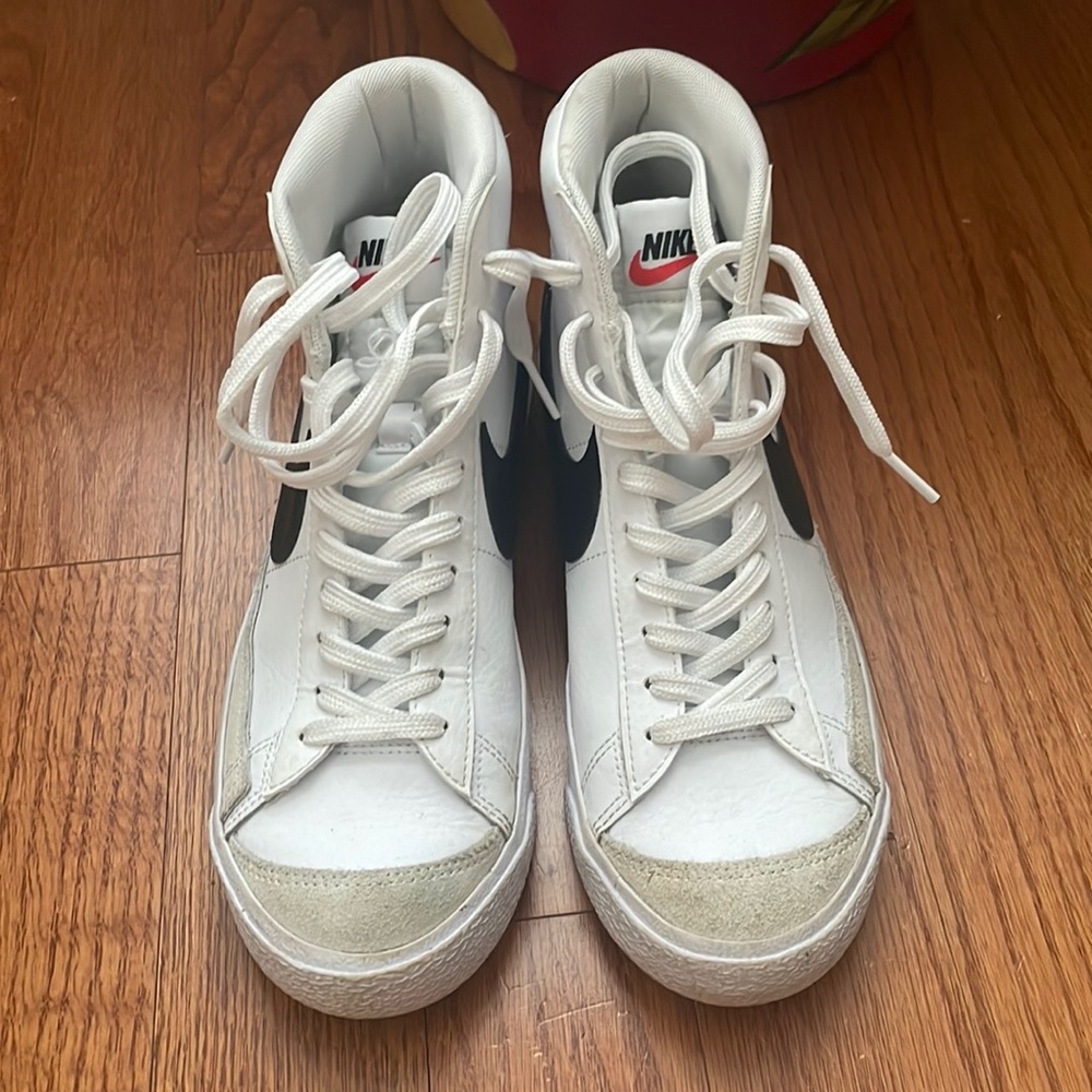 Nike Blazers. In great condition. Youth 7, women’s 8- 8 1/2. Open to offers.